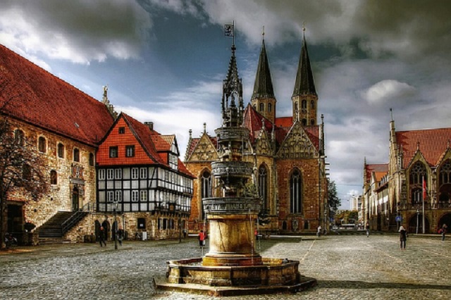 hamburg to prague taxi transfer