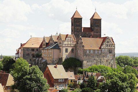 hamburg to prague taxi transfer