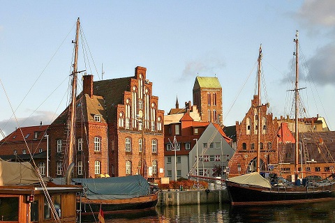 hamburg to prague taxi transfer