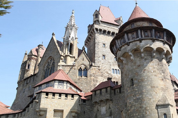 Vienna to Prague taxi transfer