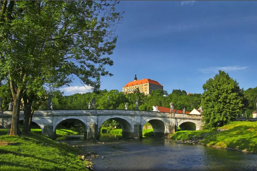 Vienna to Prague taxi transfer