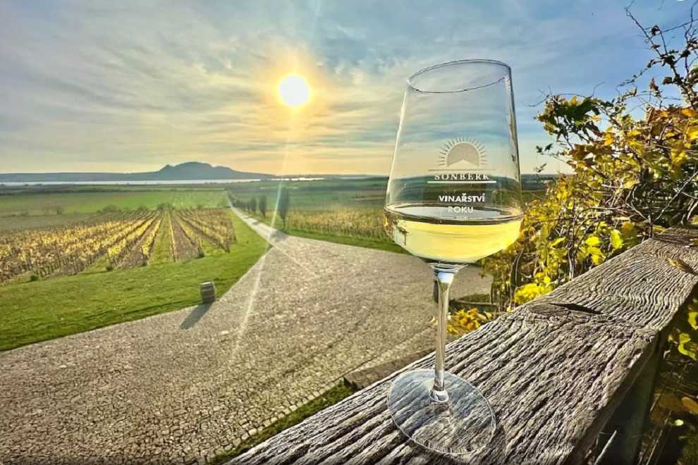 from prague to vienna taxi transfer