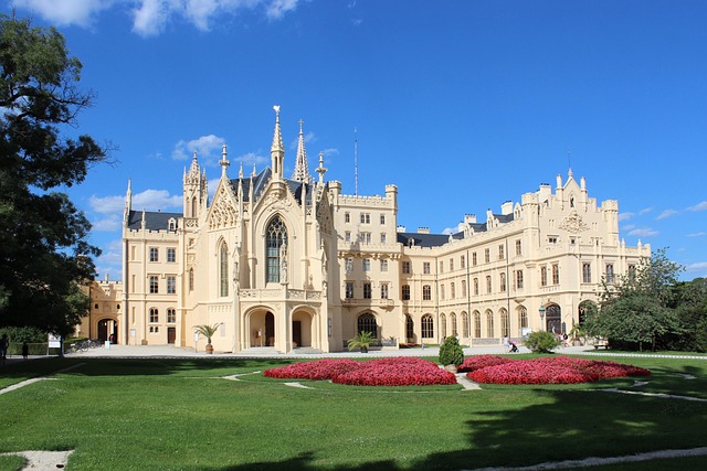 prague to bratislava taxi transfers