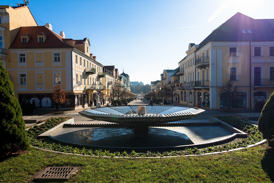 wiesbaden to prague taxi transfer