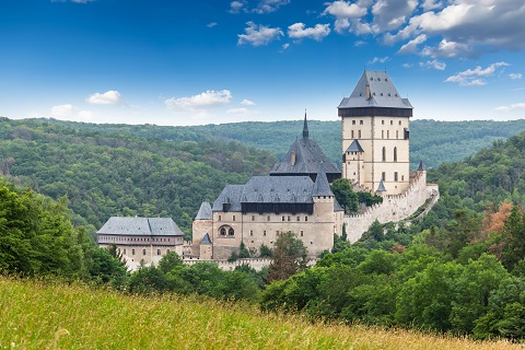 wiesbaden to prague taxi transfer