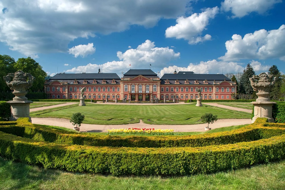 passau to prague taxi transfer