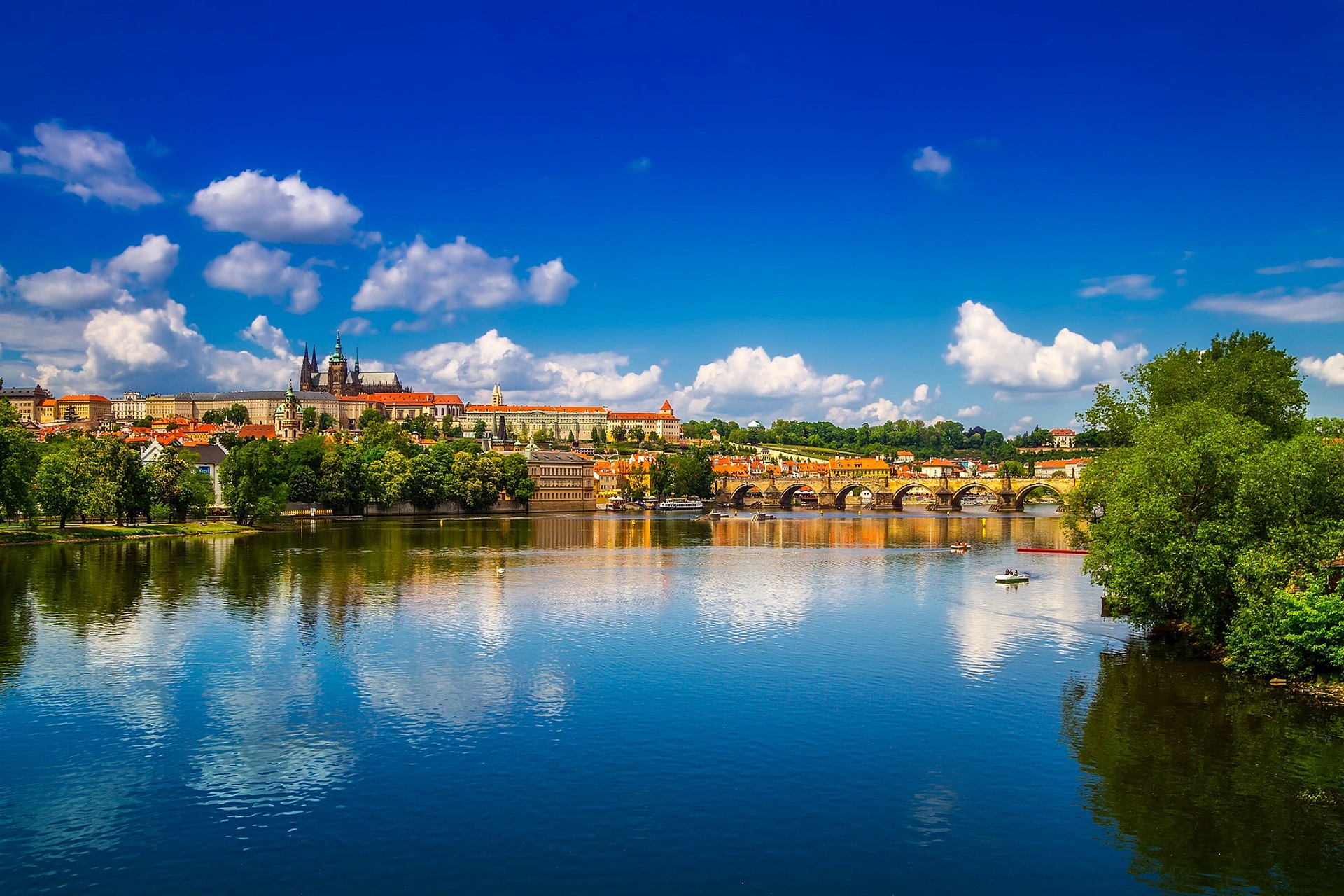 intercity transfers from prague